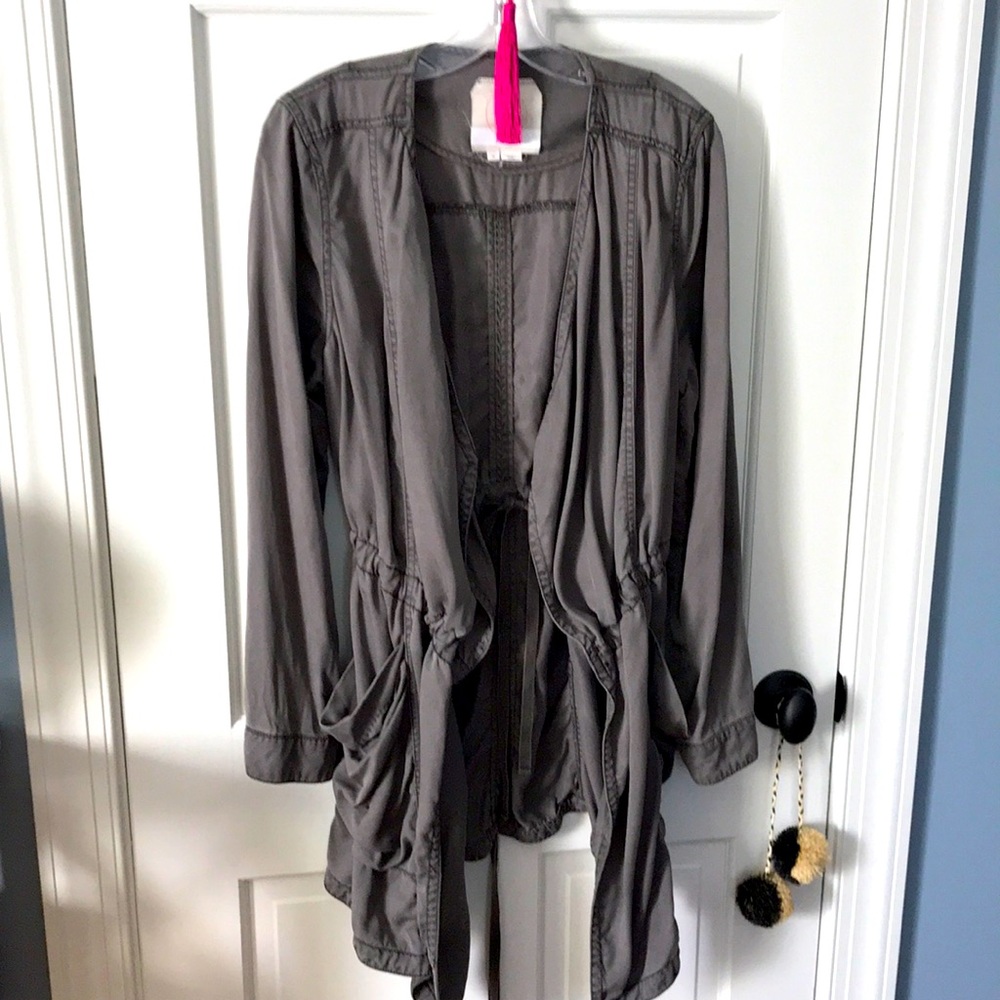 SUPER FLATTERING Anthro jacket M NWOT 💕